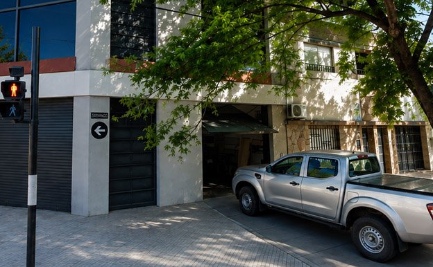 Exterior del taller EquipTeam en Rosario