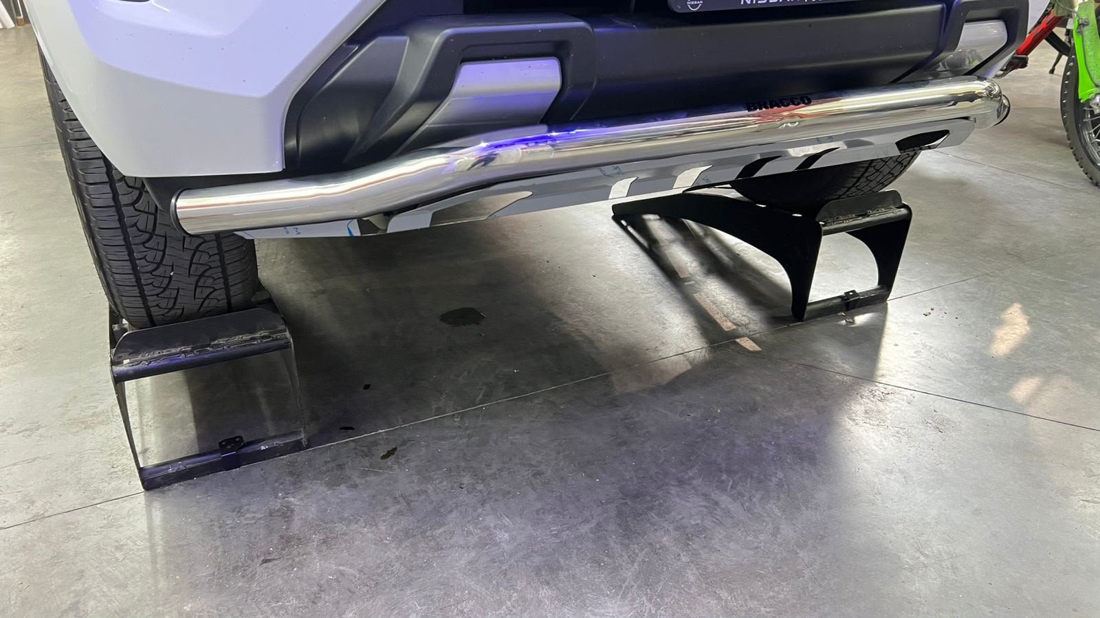 Detalle del enganche colocado en Nissan Frontier