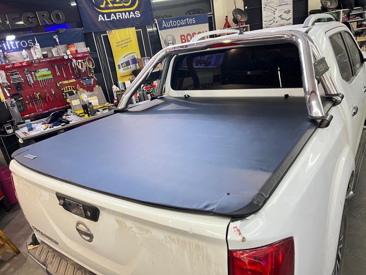 Lona BRACCO colocada en Nissan Frontier